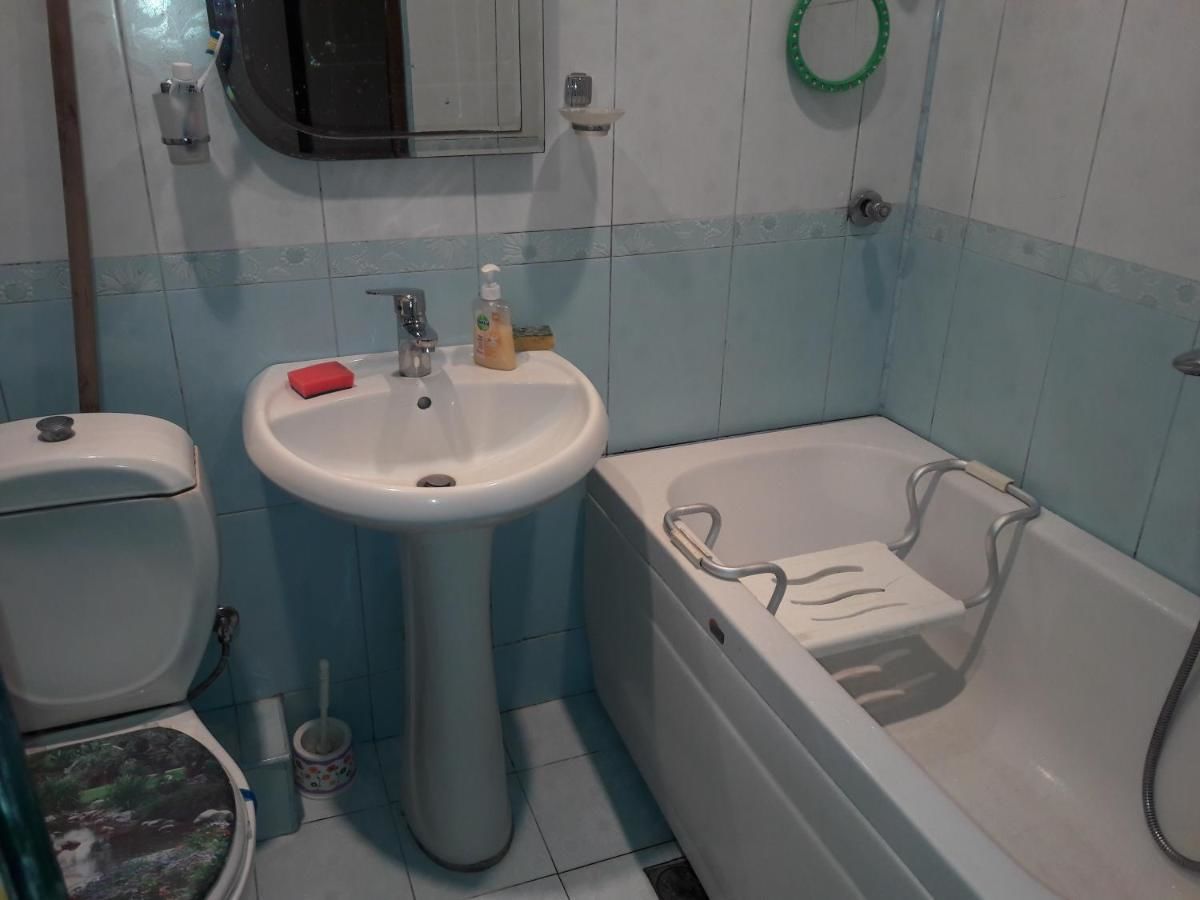 Апартаменты Comfortable, close center Баку-16